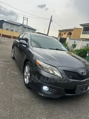 Toyota Camry 2010 Gray