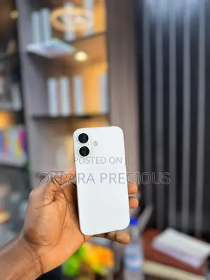 New Apple iPhone 16 128 GB White