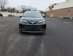 Toyota Sienna XLE 7-Passenger AWD 2025 Black
