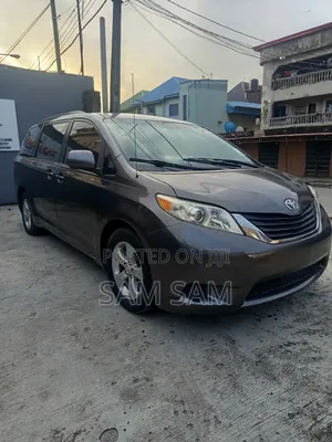 Toyota Sienna 2010 Gray