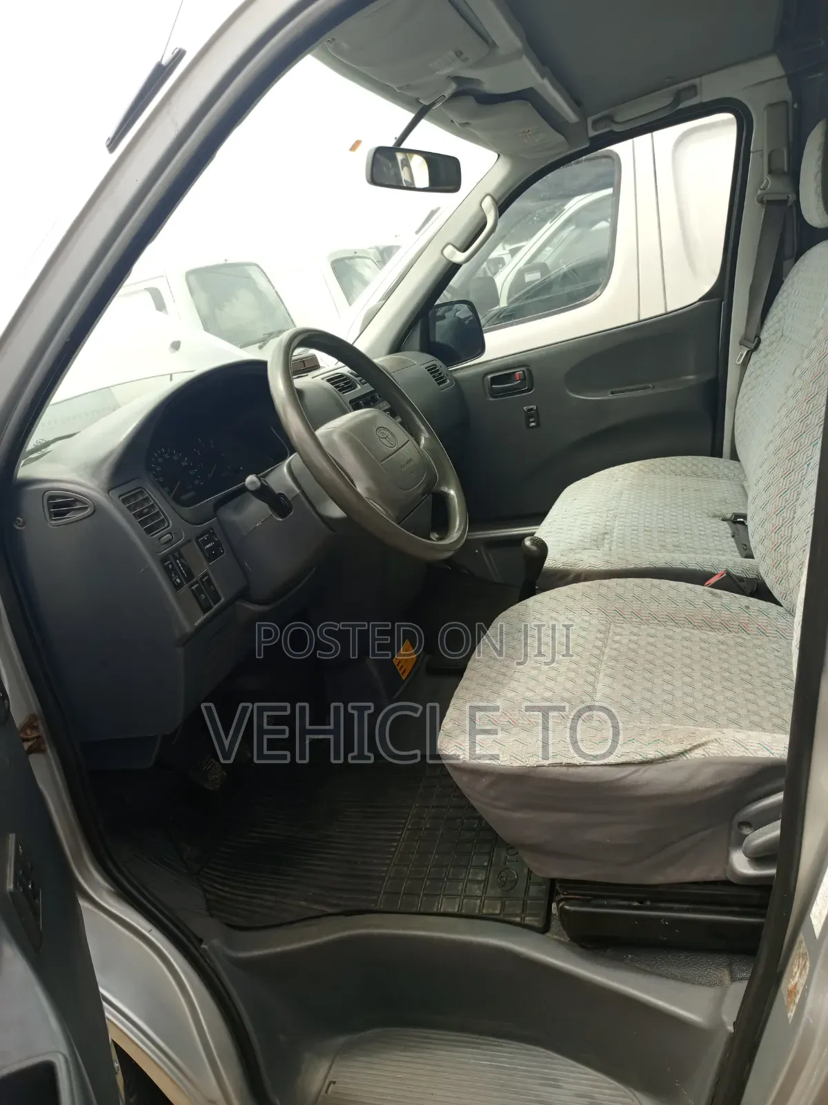 Toyota HiAce 2003 Silver