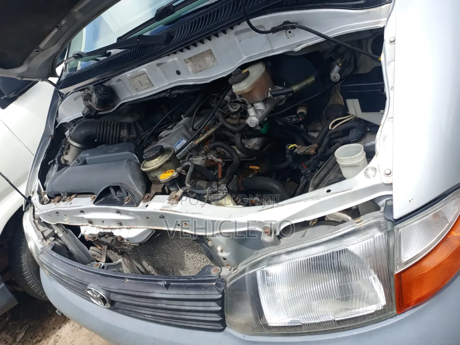 Toyota HiAce 2003 Silver