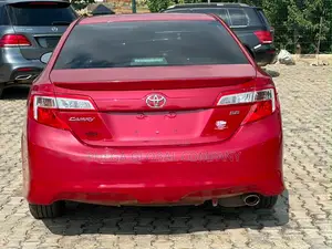Toyota Camry SE 4dr Sedan (2.5L 4cyl 6A) 2013 Red