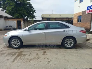Toyota Camry 2017 Silver