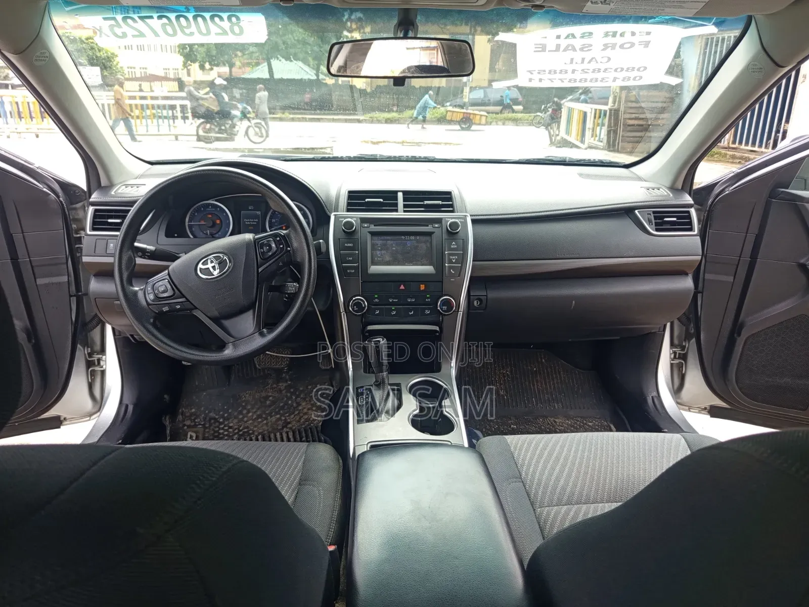 Toyota Camry 2017 Silver