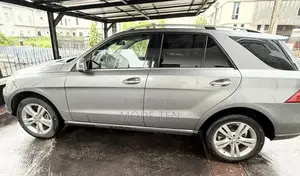Mercedes-Benz M Class ML350 4dr SUV (3.5L 6cyl 7A) 2015 Gray