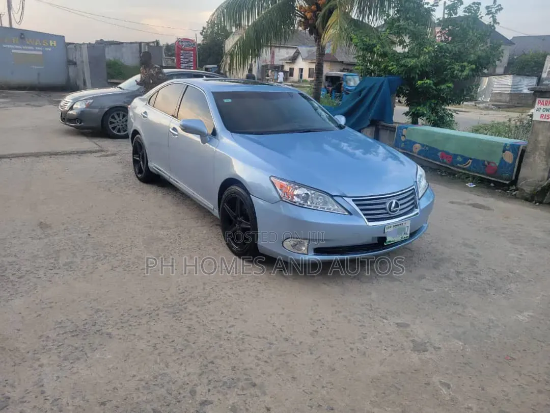 Lexus ES 2012 Blue
