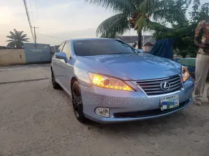 Lexus ES 2012 Blue