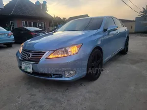 Lexus ES 2012 Blue