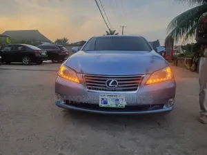 Lexus ES 2012 Blue