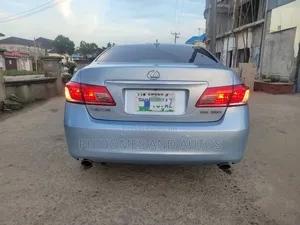 Lexus ES 2012 Blue
