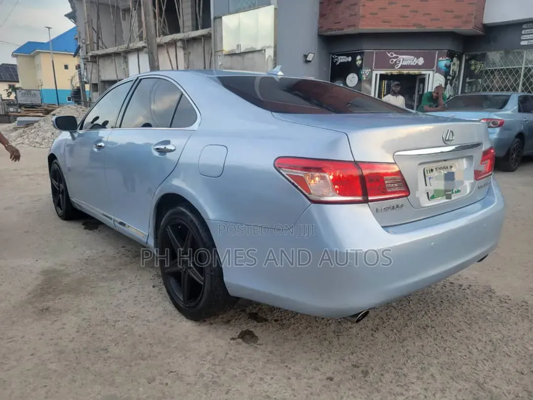 Lexus ES 2012 Blue