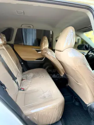 Toyota RAV4 XLE Premium AWD 2020 White