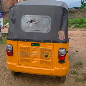 TVS Apache 180 RTR 2022 Yellow