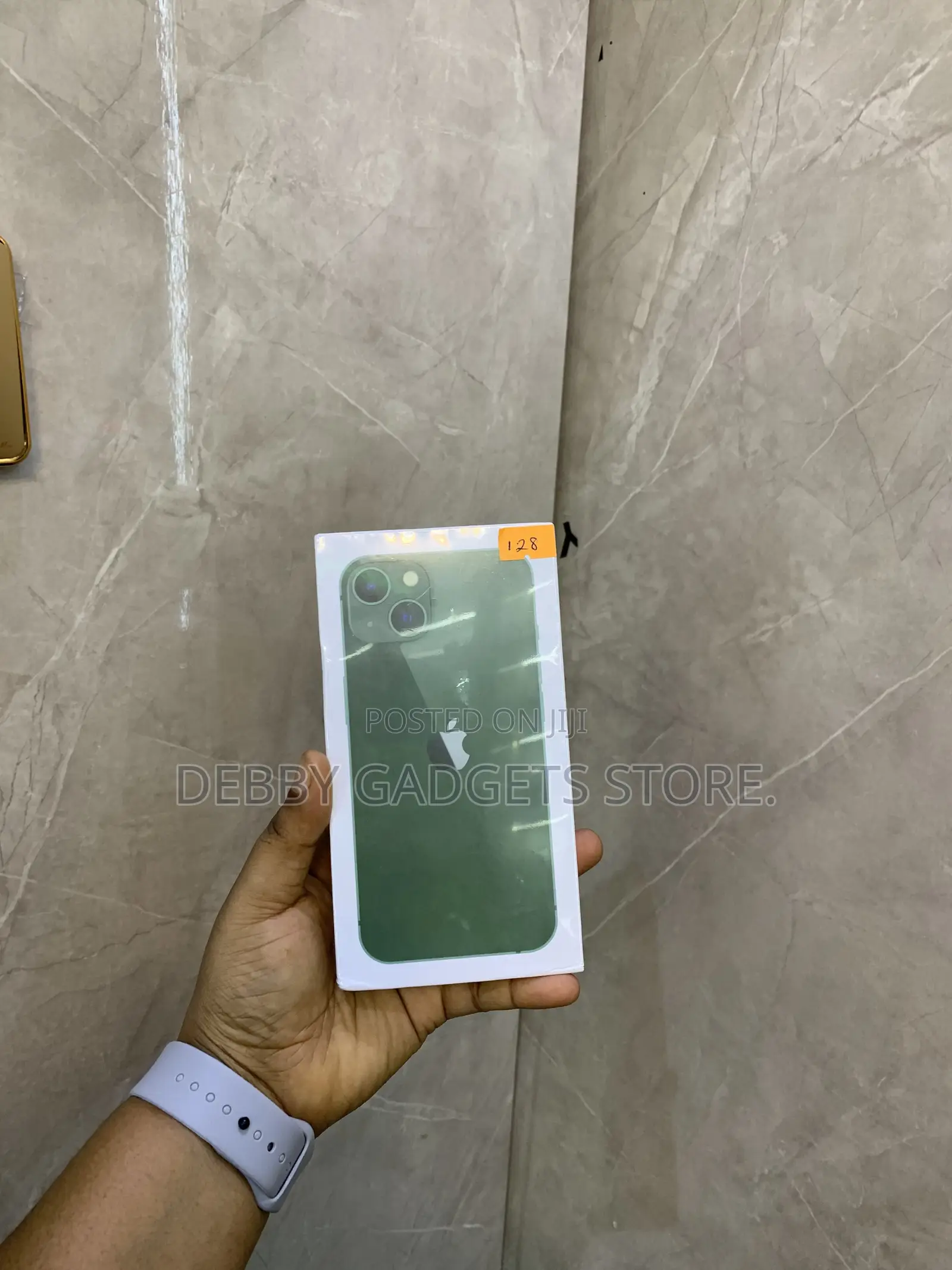 New Apple iPhone 13 128 GB Green