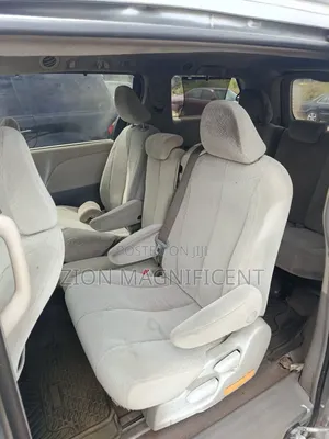 Toyota Sienna 2012 Brown