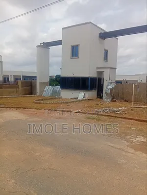 Furnished 4bdrm Penthouse in Iyaganku Gra, Ibadan for sale