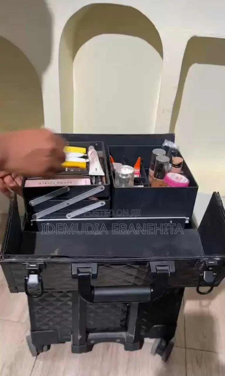 Professional Makeupbox With Trolley