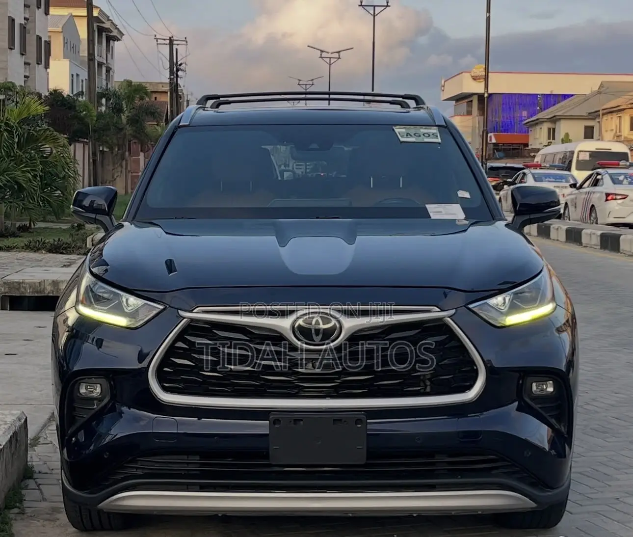 Toyota Highlander 2022 Blue