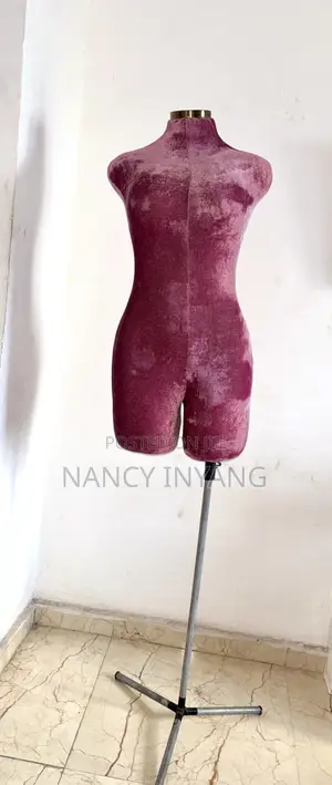Female Fashion Display Mannequin – Ideal For Sewing Boutique Use