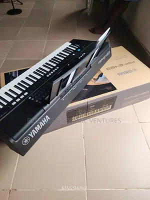 Yamaha PSR 483