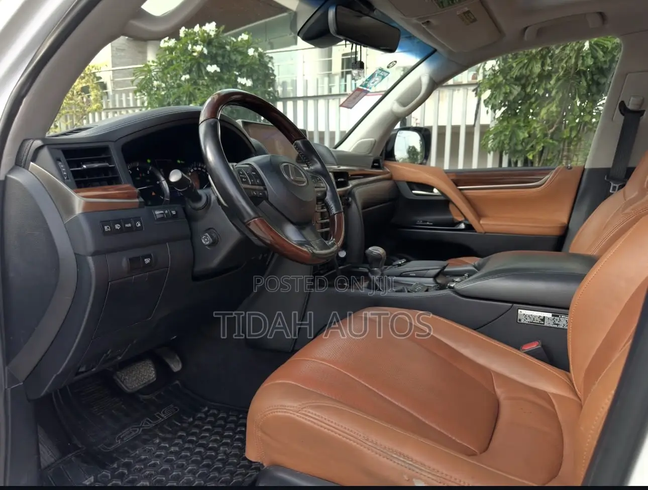Lexus LX 2016 White