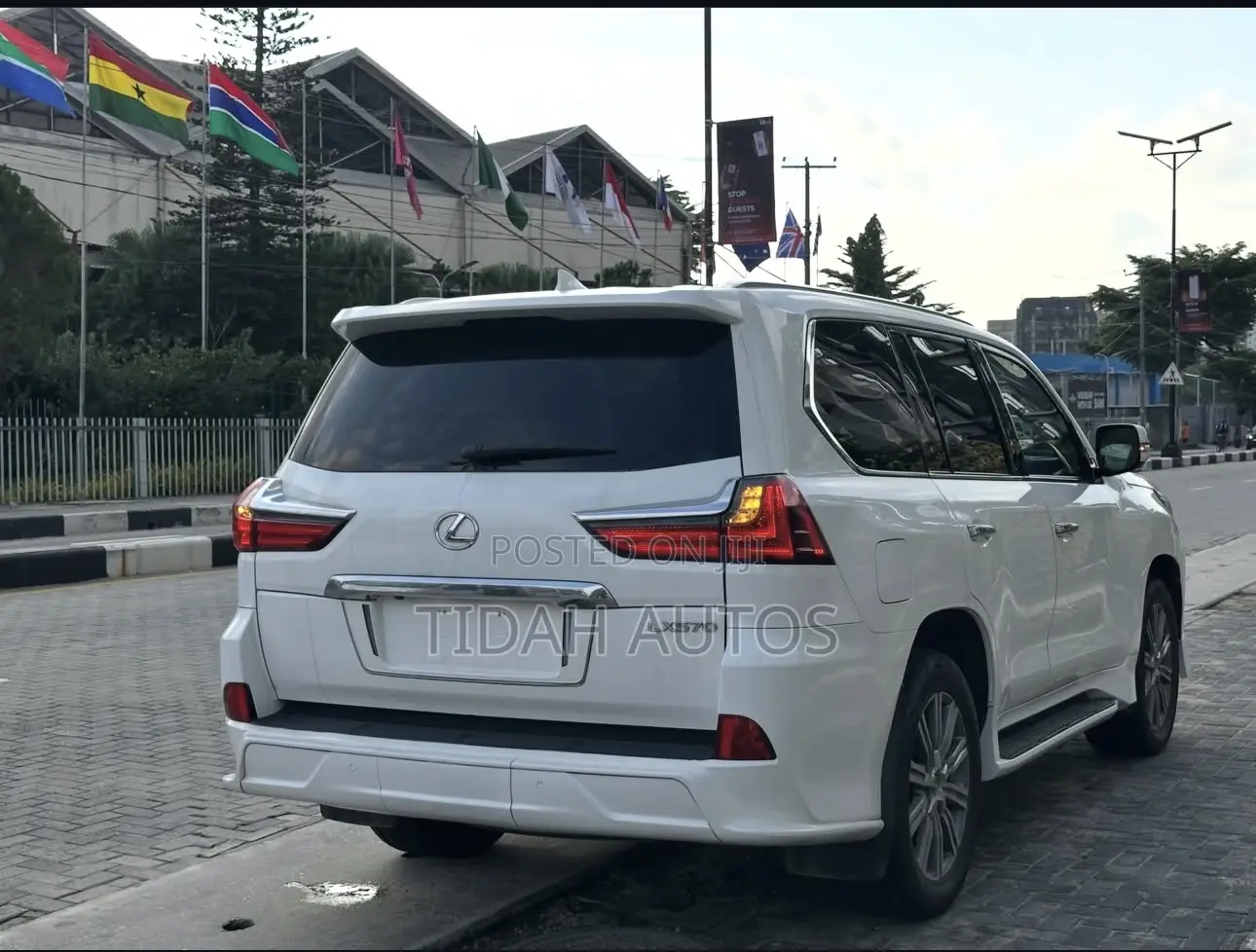 Lexus LX 2016 White