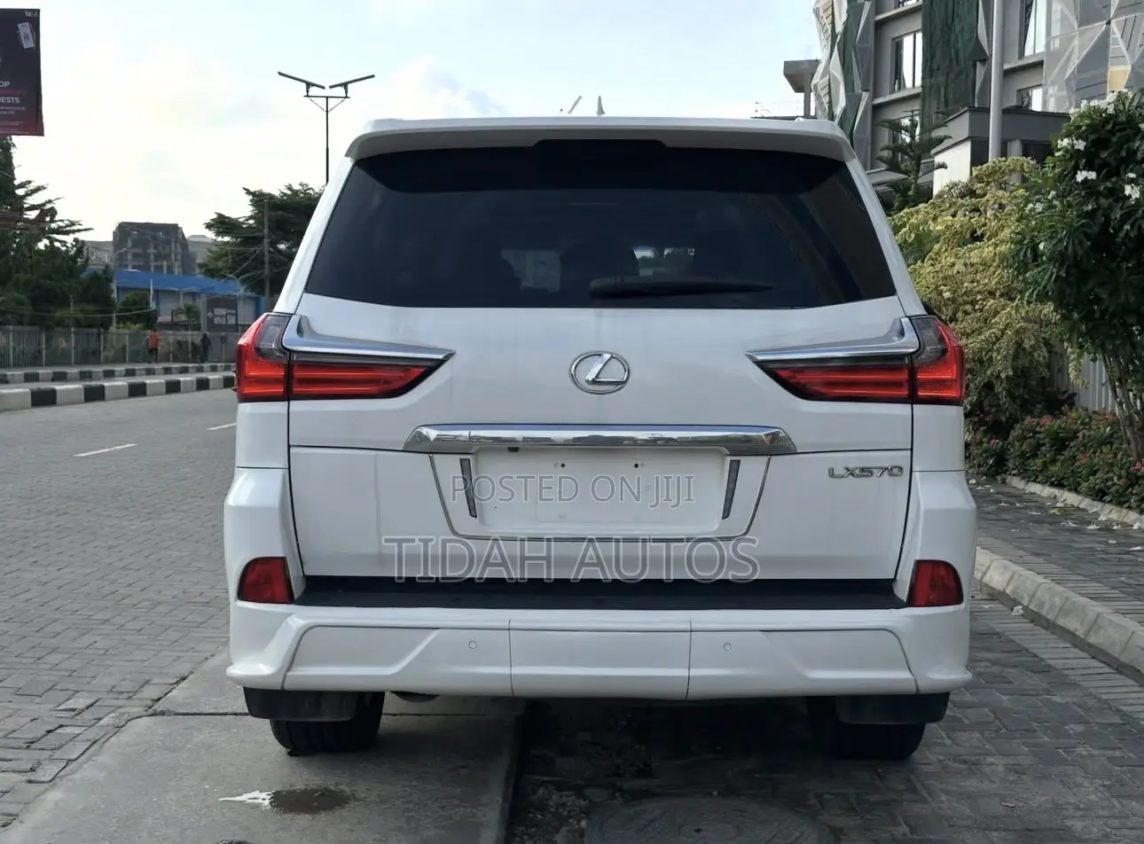 Lexus LX 2016 White