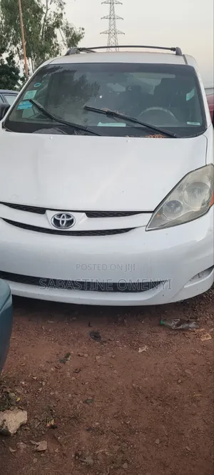 Toyota Sienna 2005 White