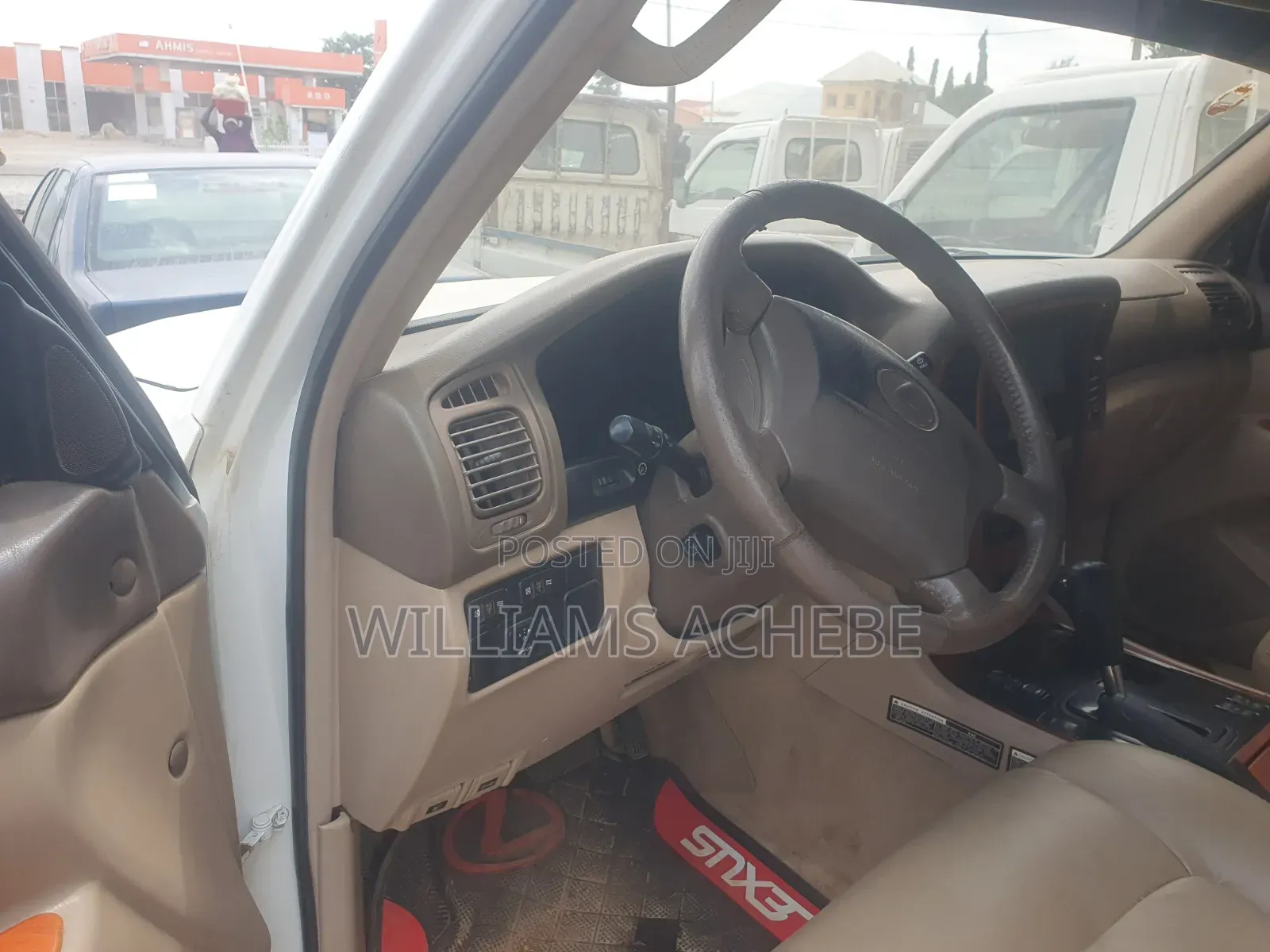 Lexus LX 470 1999 White