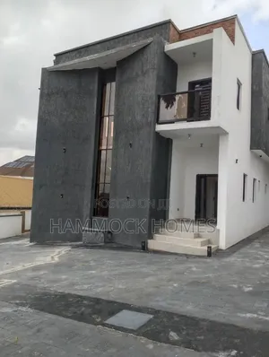 5bdrm Duplex in Alalubosa for sale
