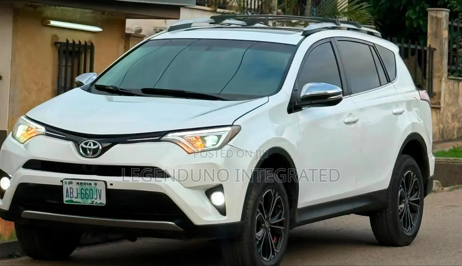 Toyota RAV4 2017 White