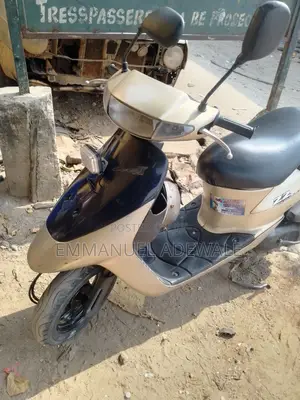 Suzuki Lets 2023 Gold