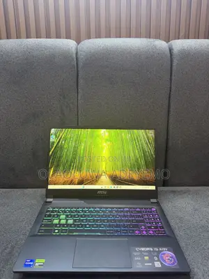Laptop MSI Cyborg 15 16GB Intel Core i7 SSD 512GB
