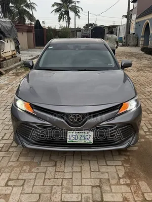 Toyota Camry 2018 Gray