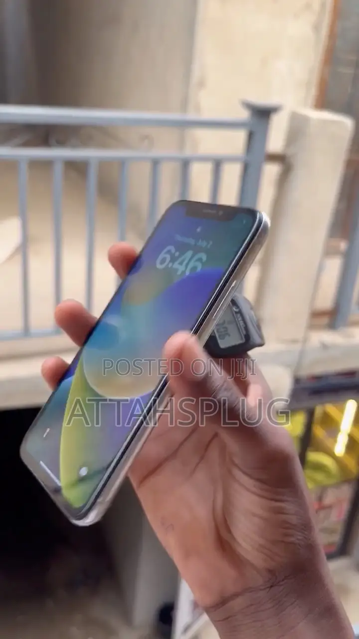 Apple iPhone X 64 GB White