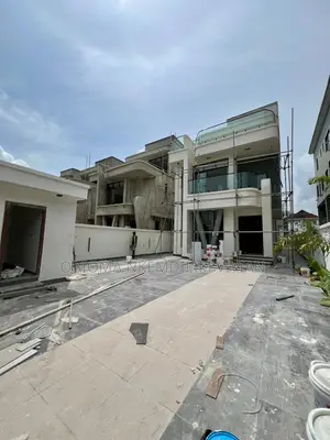 5bdrm Duplex in Lekki Phase 1 for sale