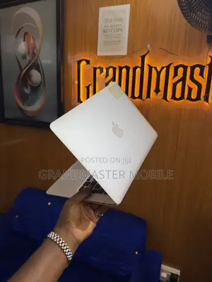 Laptop Apple MacBook Pro 2017 8GB Intel Core i5 SSD 256GB