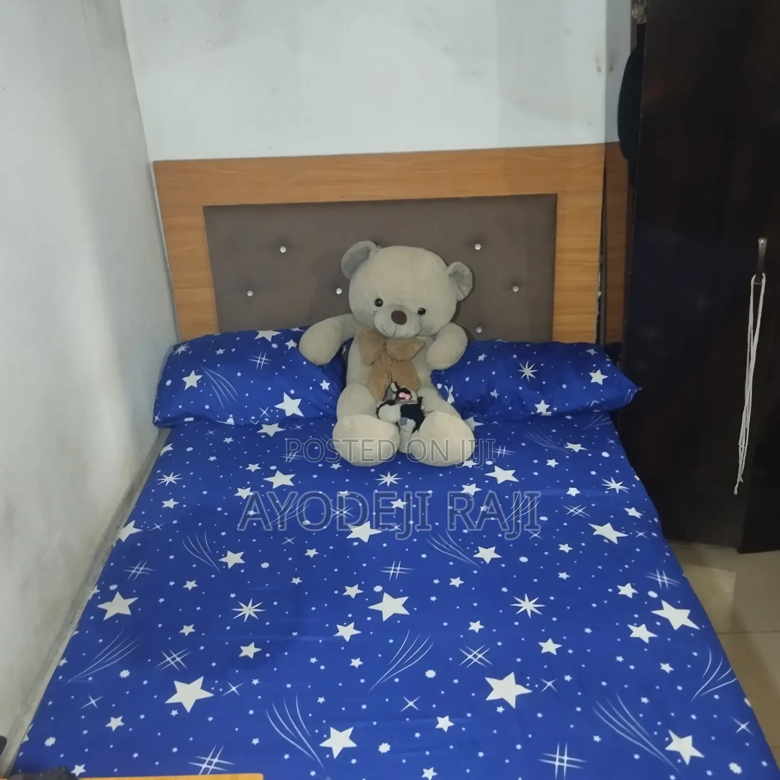 4.5 X 6 Bedframe