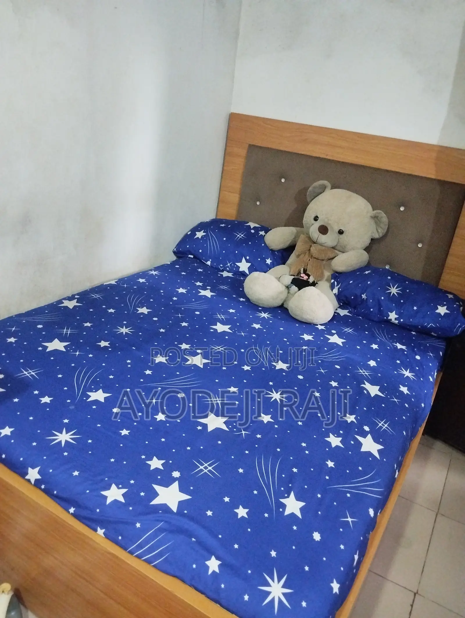 4.5 X 6 Bedframe