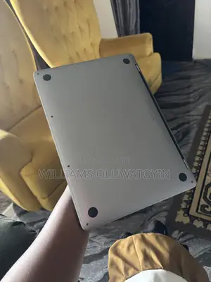 Laptop Apple MacBook Pro 2017 8GB Intel Core i5 HDD 128GB