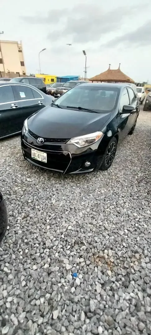 Toyota Corolla 2015 Black