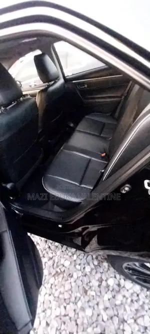 Toyota Corolla 2015 Black
