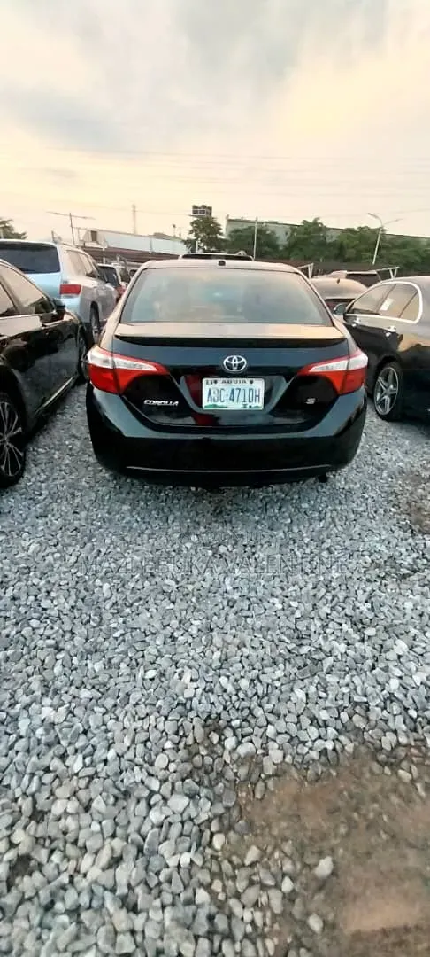 Toyota Corolla 2015 Black