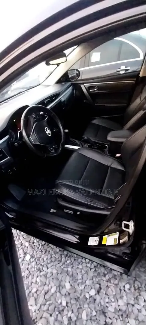 Toyota Corolla 2015 Black