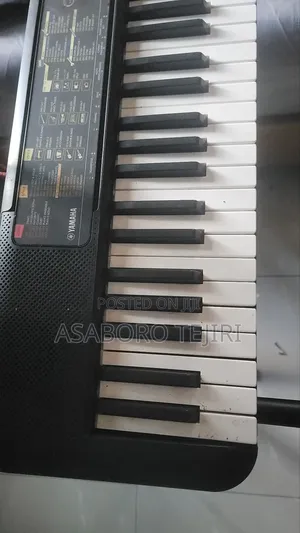 Yamaha Keyboard (Neatly Used)