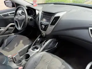 Hyundai Veloster 3dr Hatchback w/Black Interior (1.6L 4cyl 6M) 2014