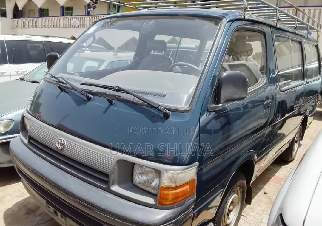 Toyota HiAce 2000 Black