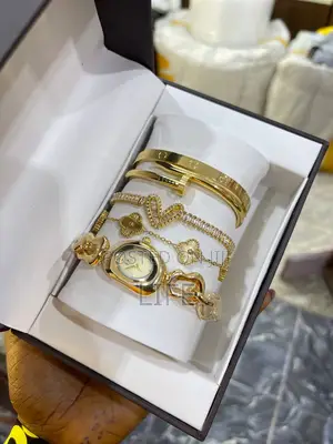 Fashion Wristwatch and Bracelet Set