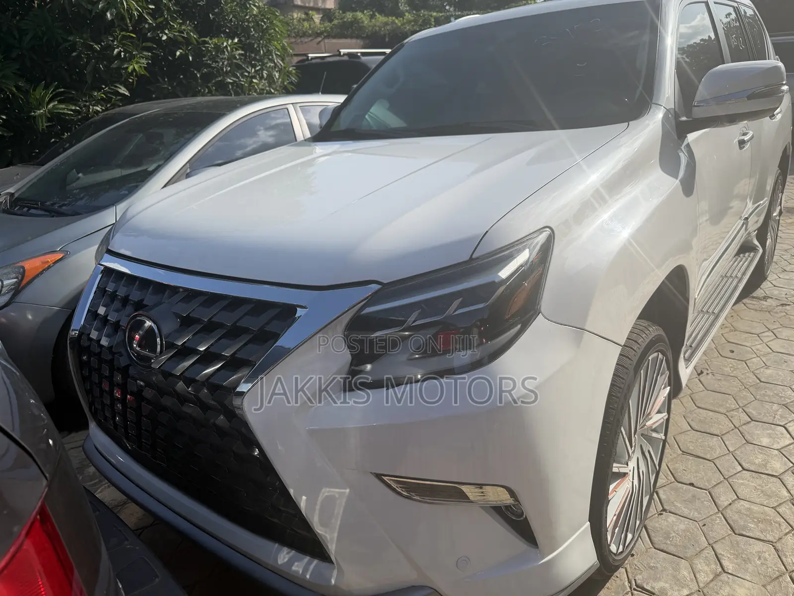 Lexus GX 2011 White